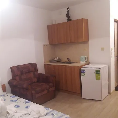 студио наде * ツァレヴォ