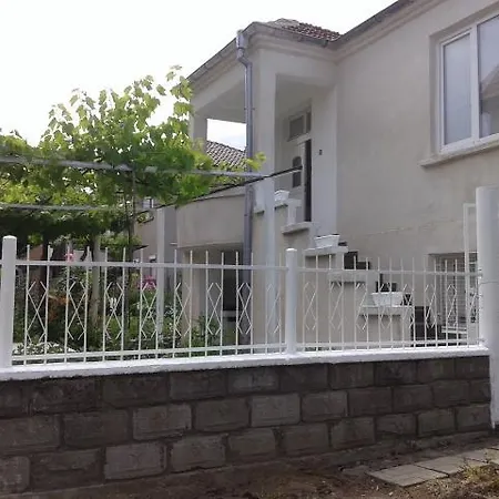 Дом отдыха студио наде