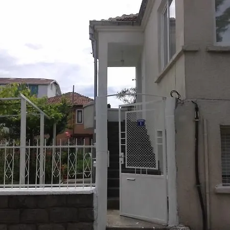 Дом отдыха студио наде